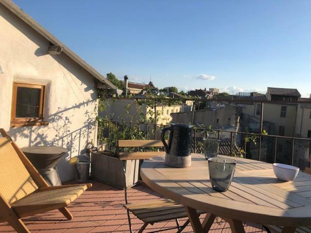 Appartement Avec Terrasse Panoramique Au Coeur De Nîmes Eksteriør billede